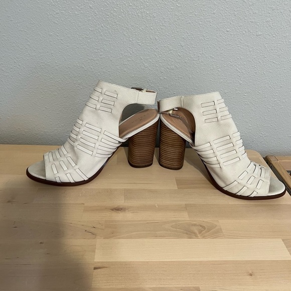 CASLON Women Sandal White Bone Nubuck Open Toe Stacked Heel Martin Buckle 12M - Picture 4 of 7